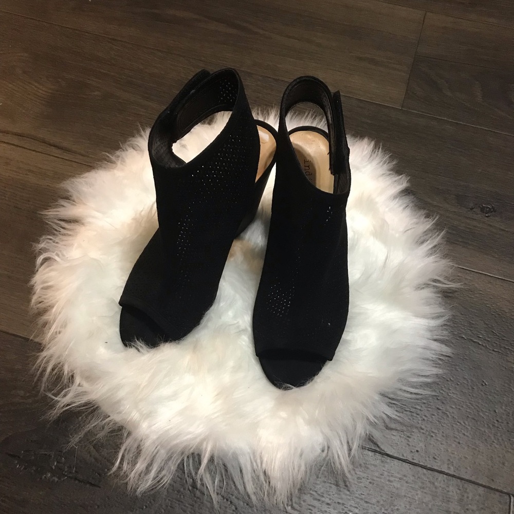 indigo rd. Black, open toe, chunky heels. Size 7. Velcro ankle strap.